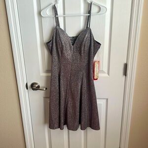 New Social Couture Women's Sleeveless Sparkly Party Dress Mini‎ Large